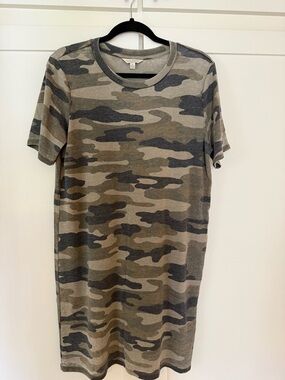 Lucky Brand soft fabric Camouflage Short Sleeve T-Shirt Dress in Khaki tone